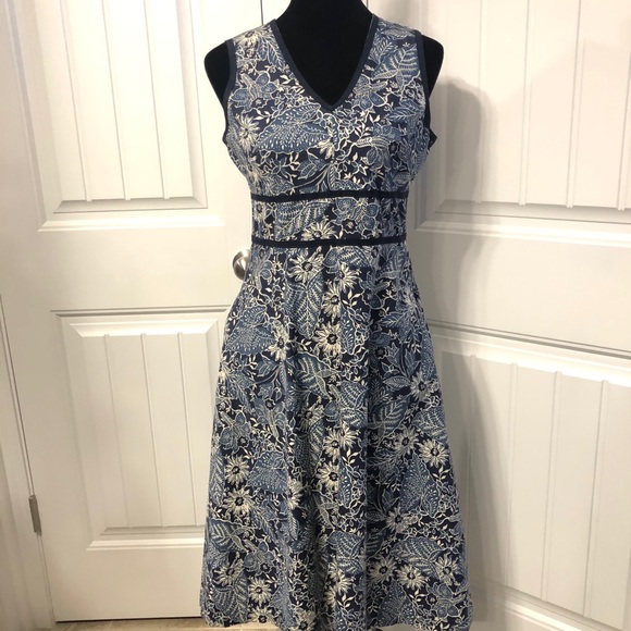 SOLD. Pretty Eddie Bauer Dress 6P - Picture 1 of 5